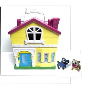 Puppy dog pals stow & go house with Rolly & Bingo Figures
